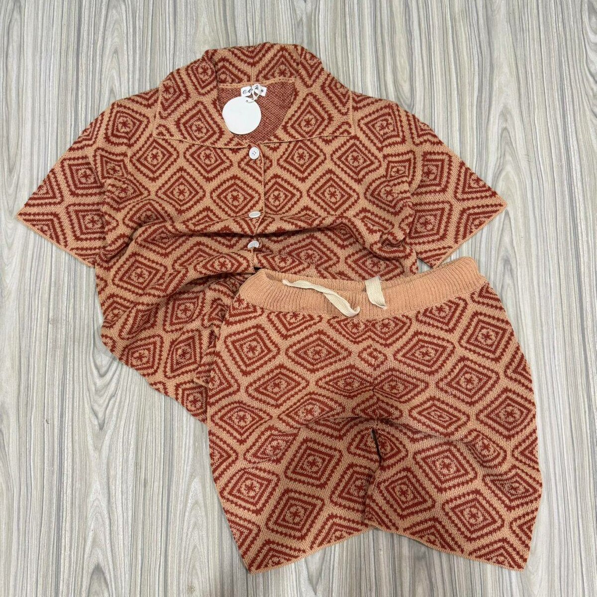 Fashion top and down shorts