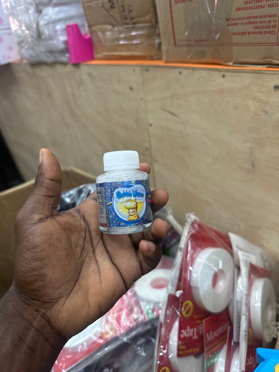 Pistolet à bulles coloré