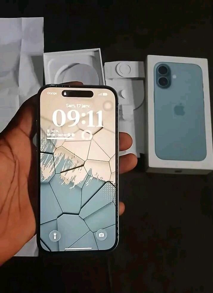 iPhone 16 Bleu Neuf