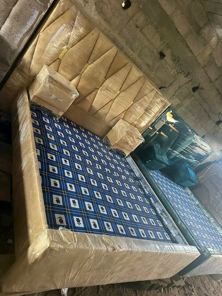 Lit rembourré élégant