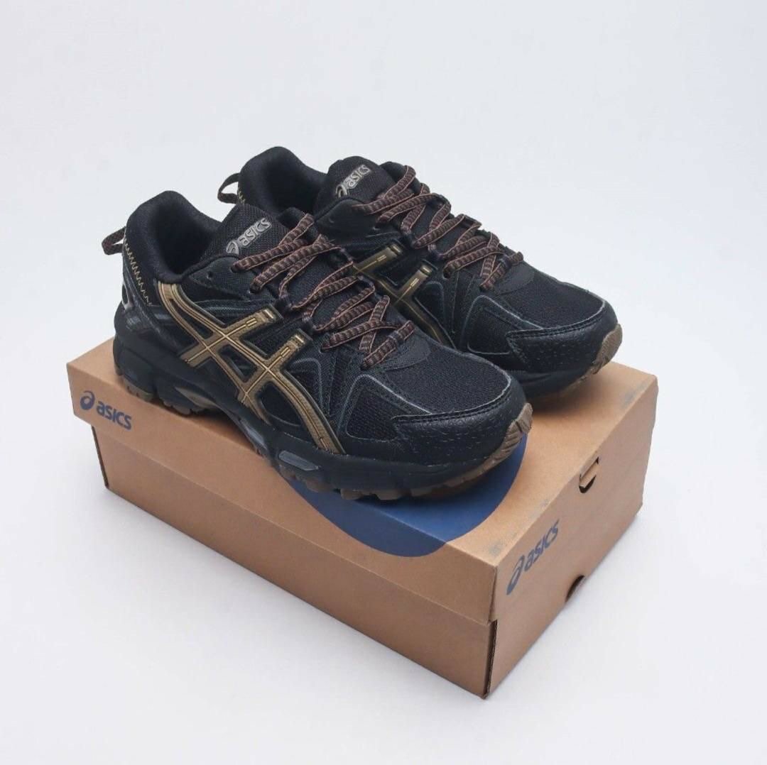 PAIRE DE ASICS ALL BLACK