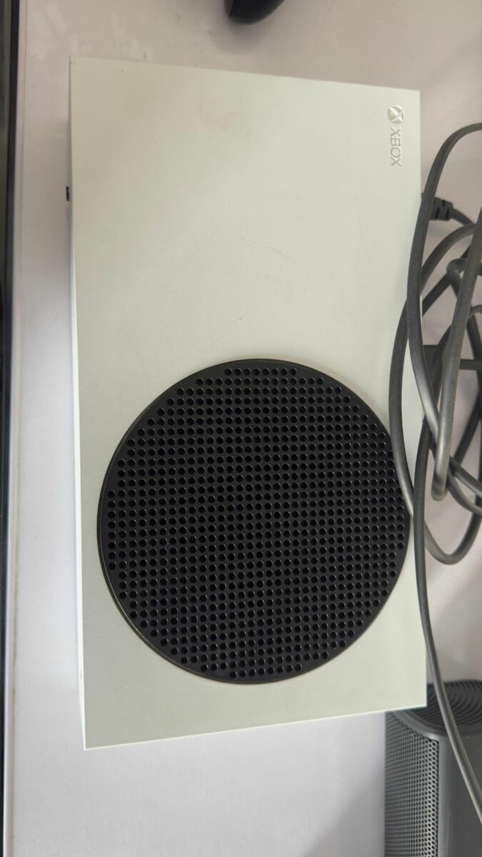 Xbox Series S 512GB  Almost New | Only 20 Hours Used Playti