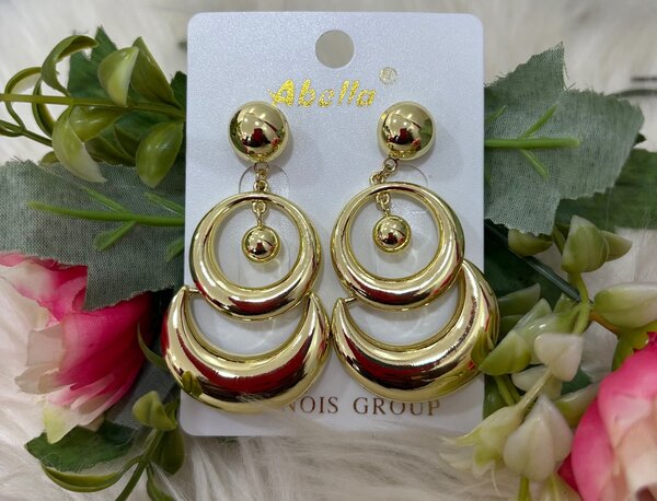Boucles d'oreilles dorées élégantes
