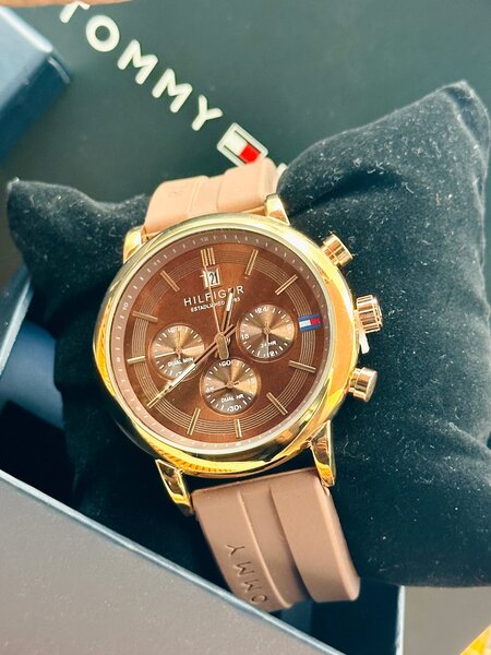 Montre homme Tommy dorée