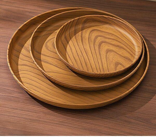 Assiettes en bois élégantes