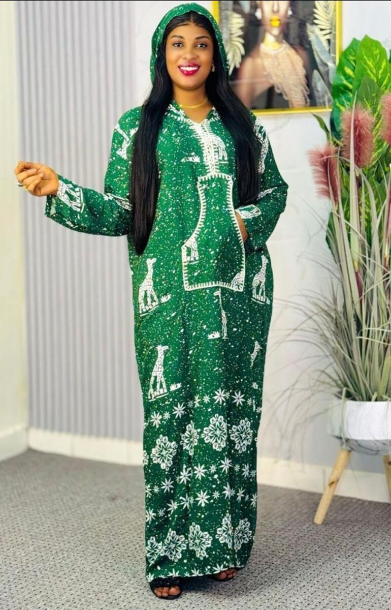 Caftan coloré avec capuche
