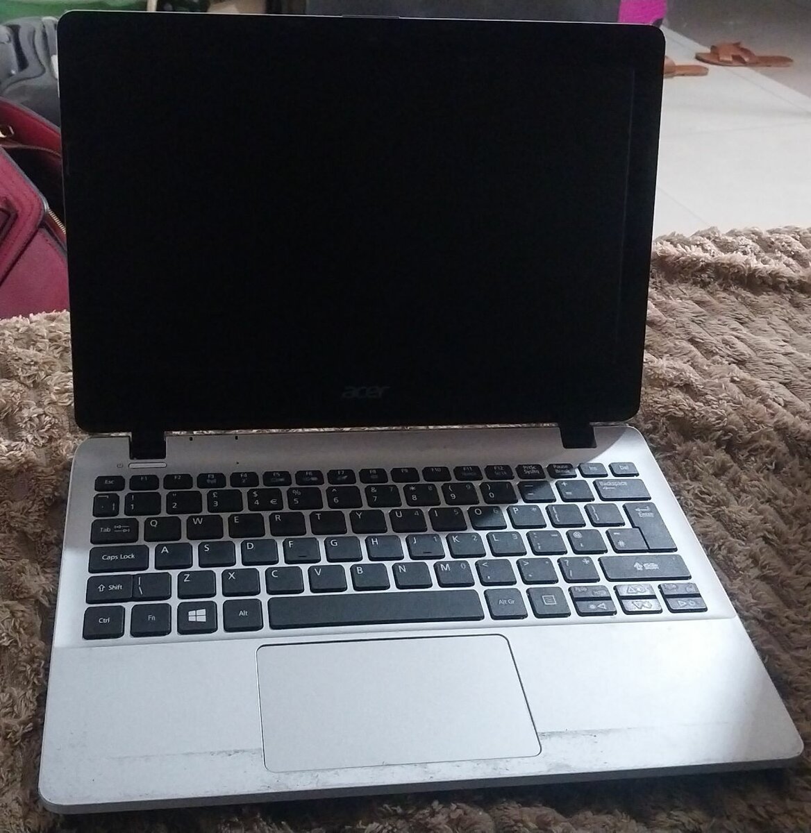 Acer E3-111