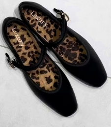 Красивые и удобные балетки, с которым можно дополнить любой простой образ 😍