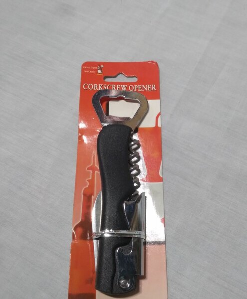 Décapsuleur multi fonction