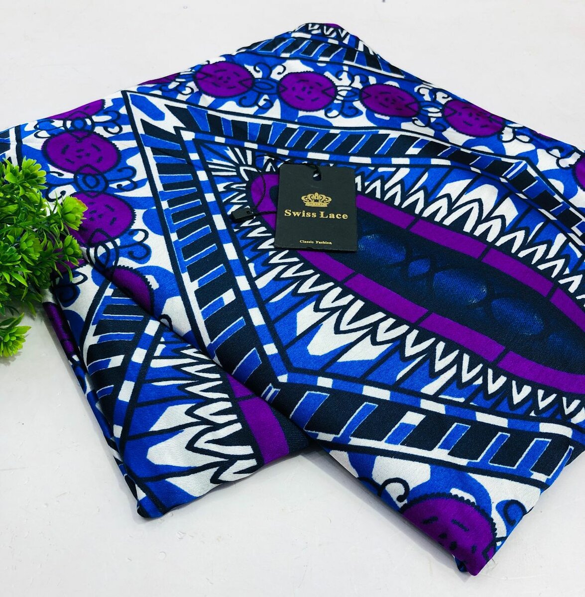 Tissu en Dentelle Suisse