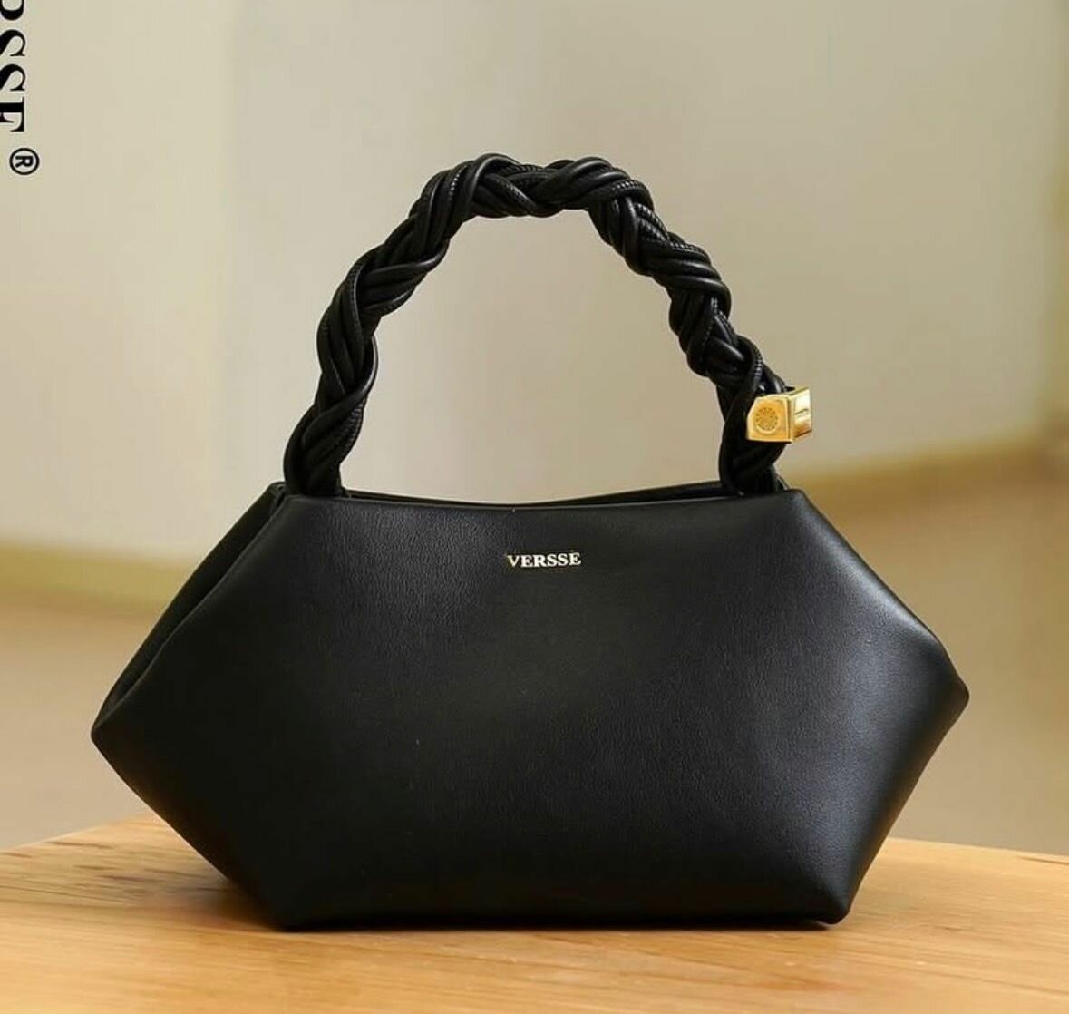 Sac à main tressé chic