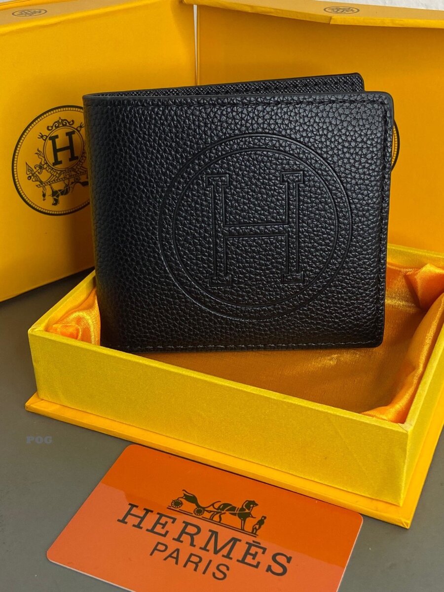 Classic Leather Bi-fold Pocket Wallet