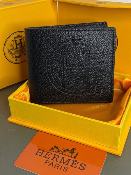 Classic Leather Bi-fold Pocket Wallet