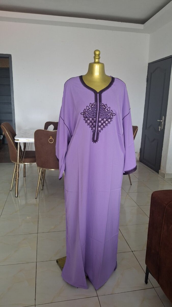Caftan violet élégant