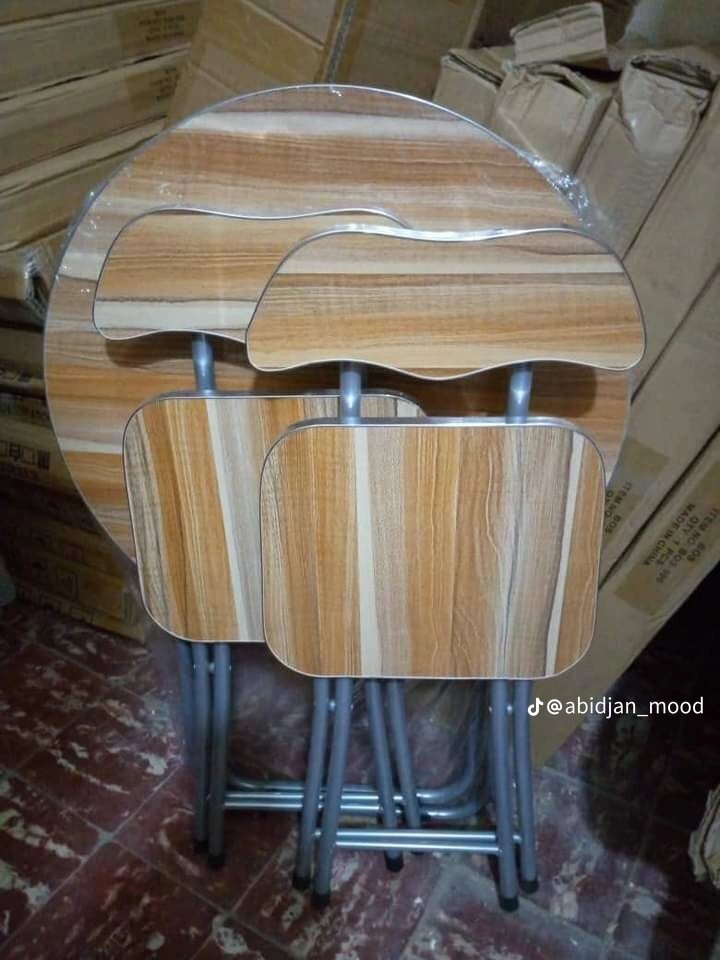 Ensemble Table et Chaises Pliantes élégantes