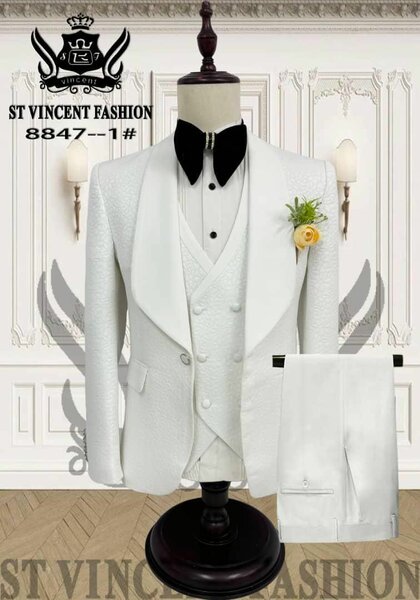 Costume de mariage élégant