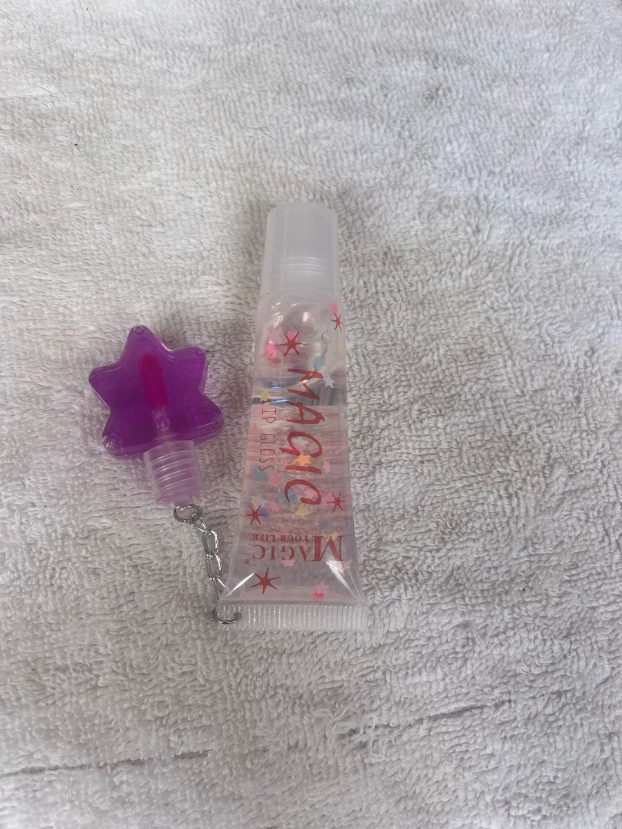 Gloss à lèvres magique étoilé