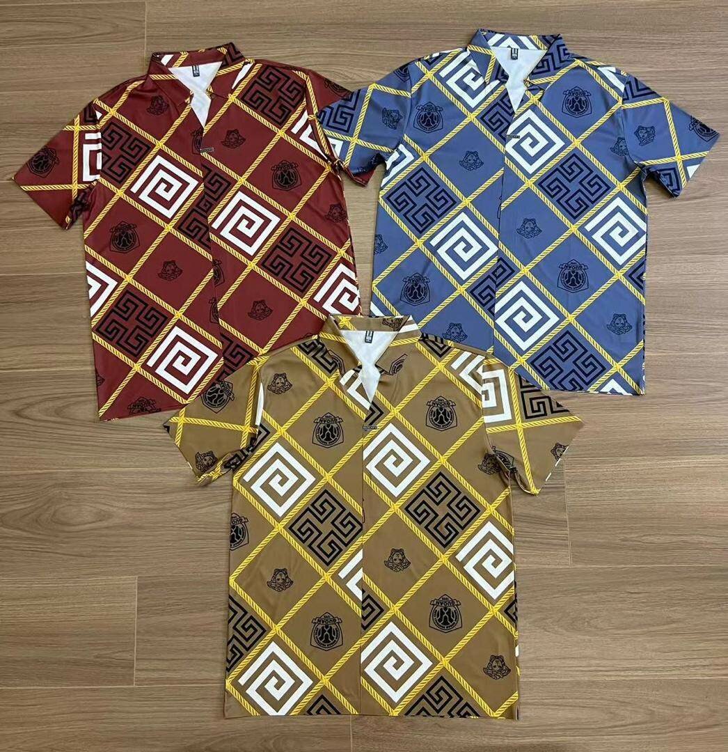 Chemises à motifs variés