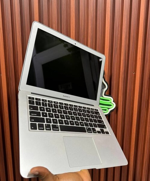 MACBOOK AIR INTEL CORE i5