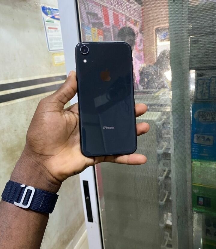 iPhone XR Noir 64GB
