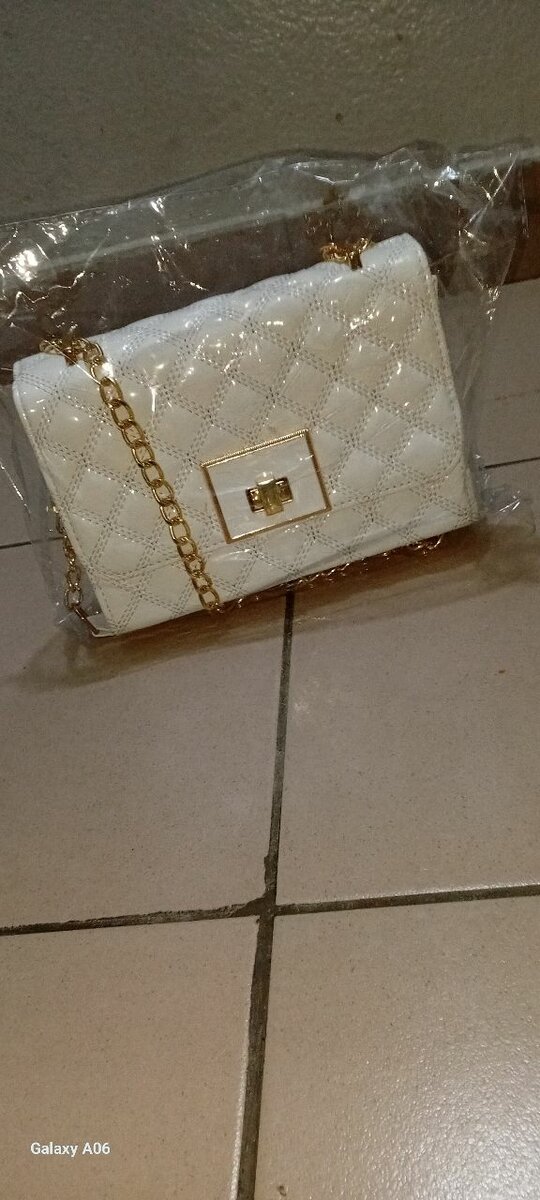 Sac à main élégant chaîne dorée