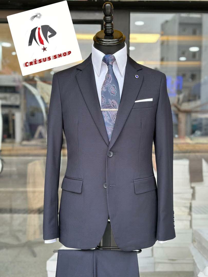 Costume élégant pour homme