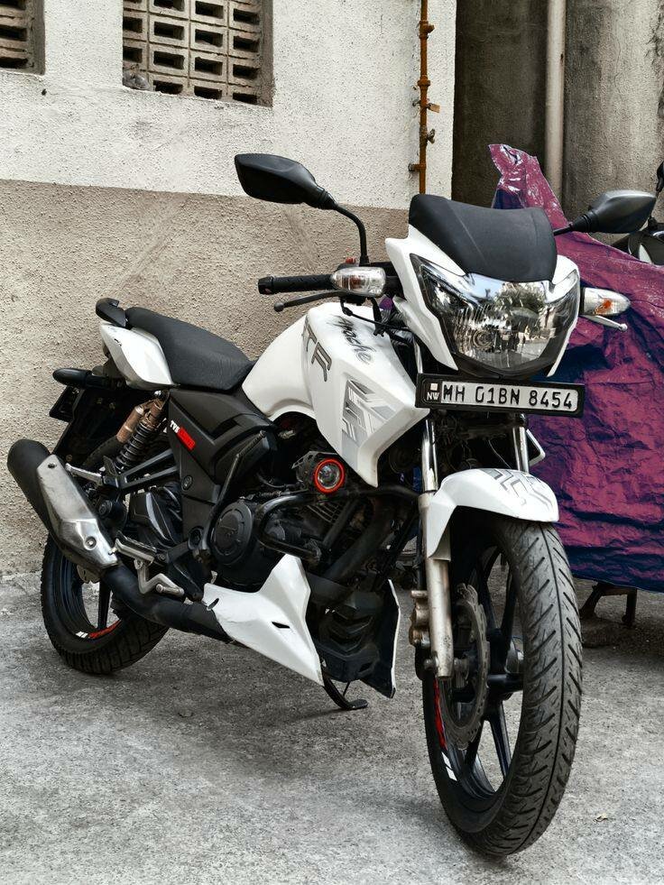 Moto sportive puissante