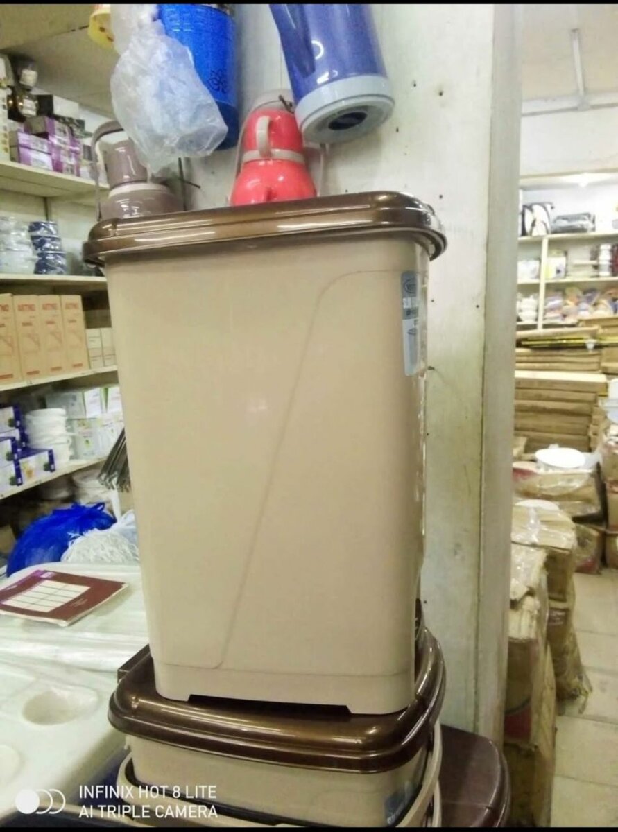 Poubelle en plastique de 25litre