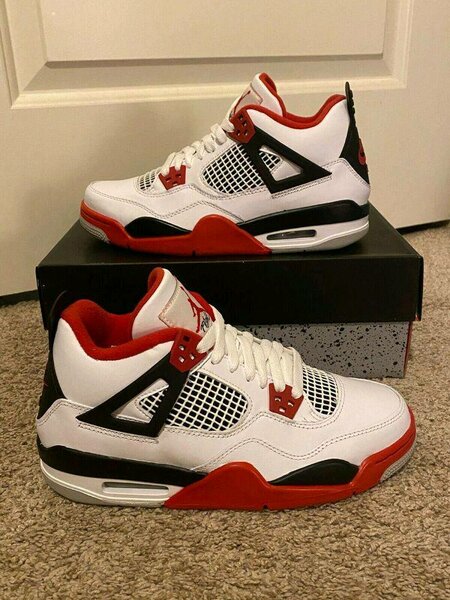 JORDAN 4s