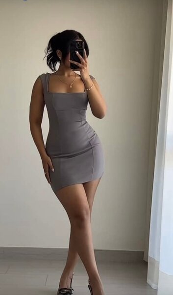 Robe Courte Élégante Femme