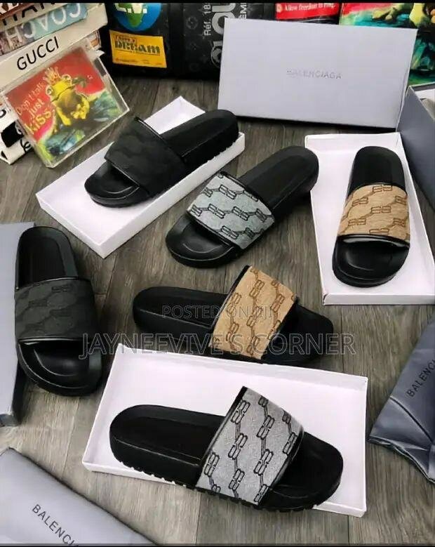 Quality fashion slippers