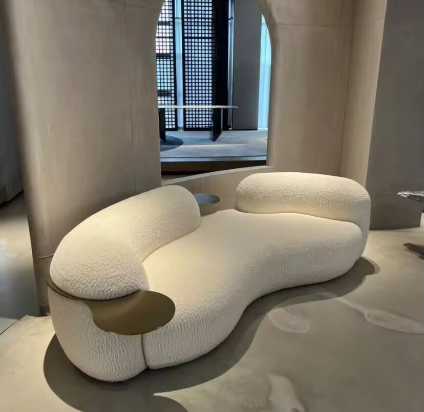 Canapé moderne avec plateau