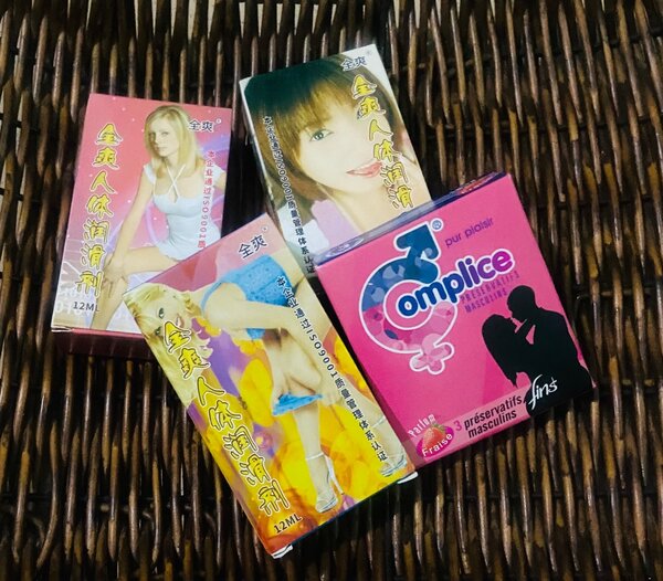 3 préservatifs + 3 lubrifiants