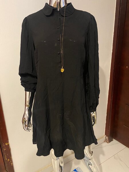 Robe Chemise Noire Élégante
