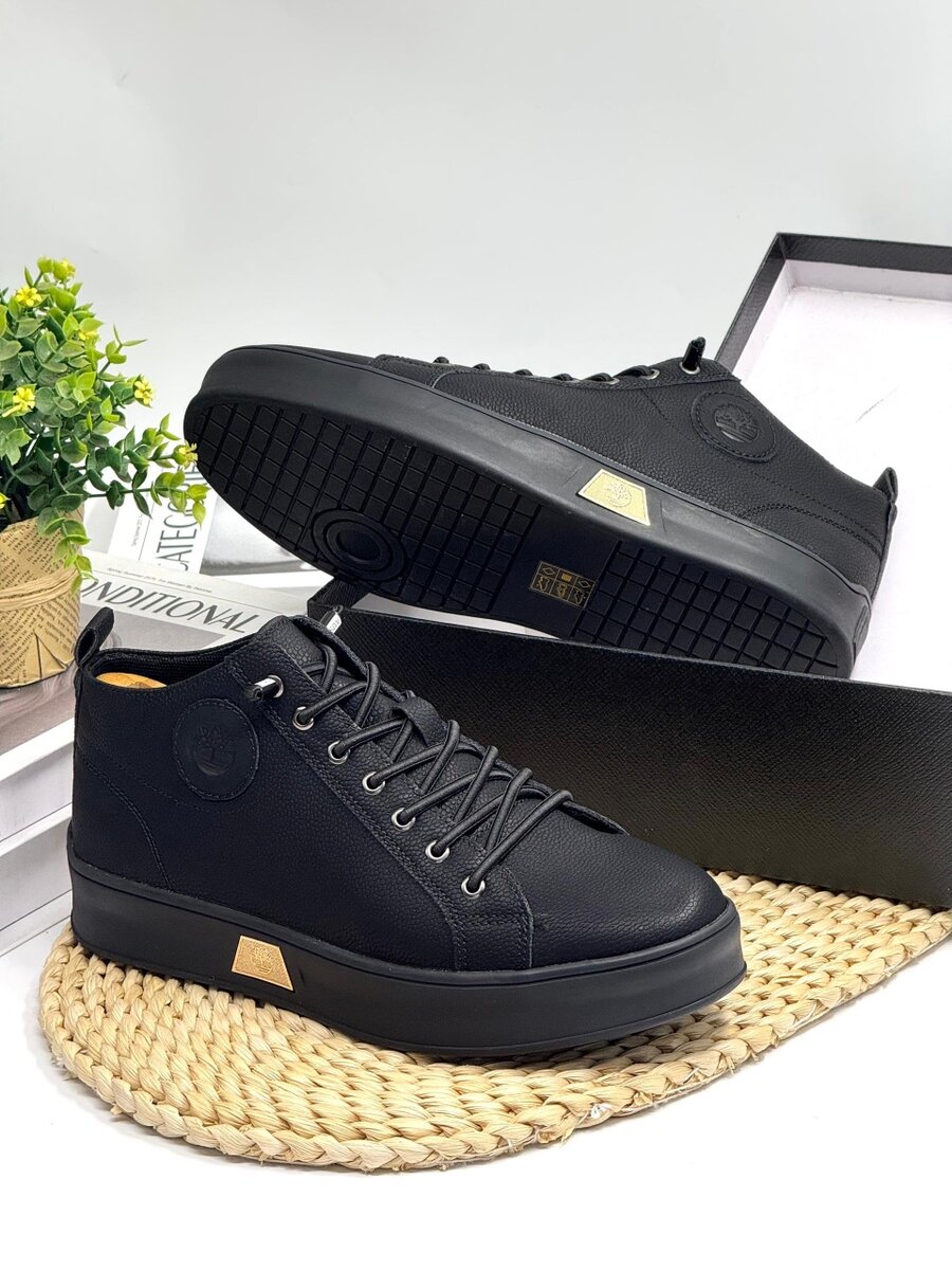 TIMBERLAND ALL BLACK