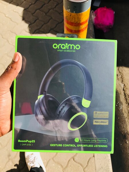 Oraimo wireless headphones (boompop2s)