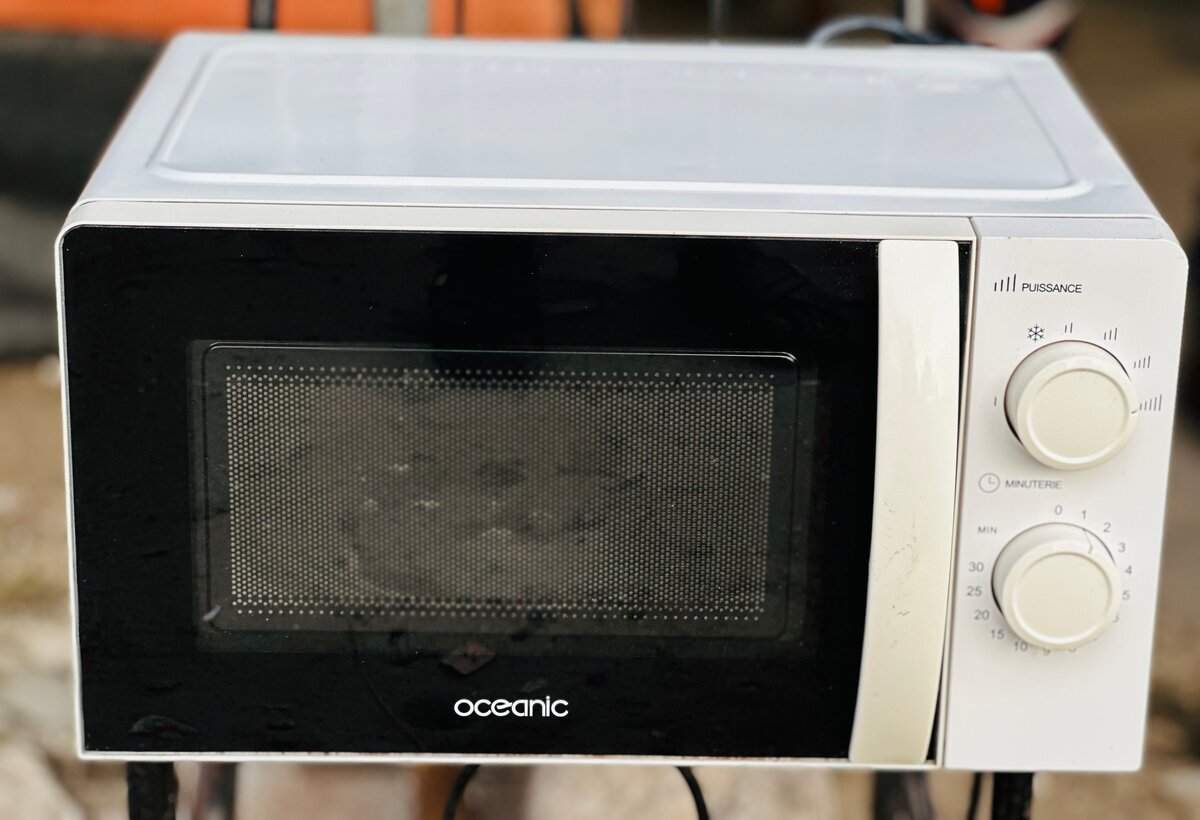 Micro-ondes Compact 20L 700W