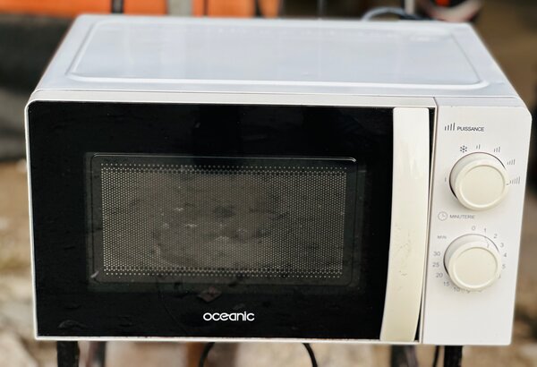 Micro-ondes Compact 20L 700W