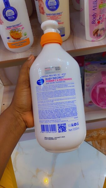 Baby secret vitamin c & Niacinamide shower gel
