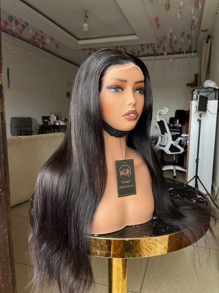 Perruque en dentelle lisse