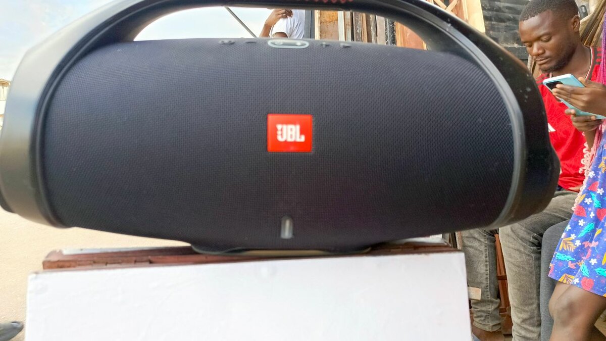 JBL BoomBox 2