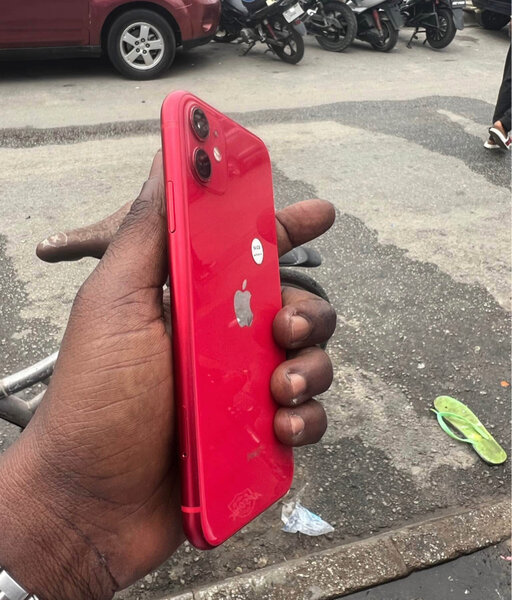 iPhone 11 rouge 64GB