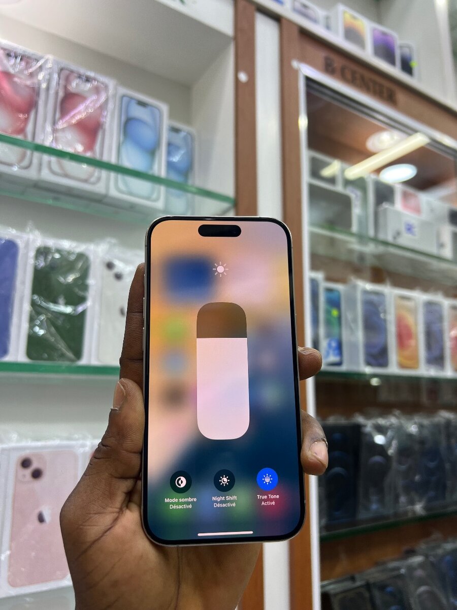 iPhone 15Pro 256Giga quasi neuf