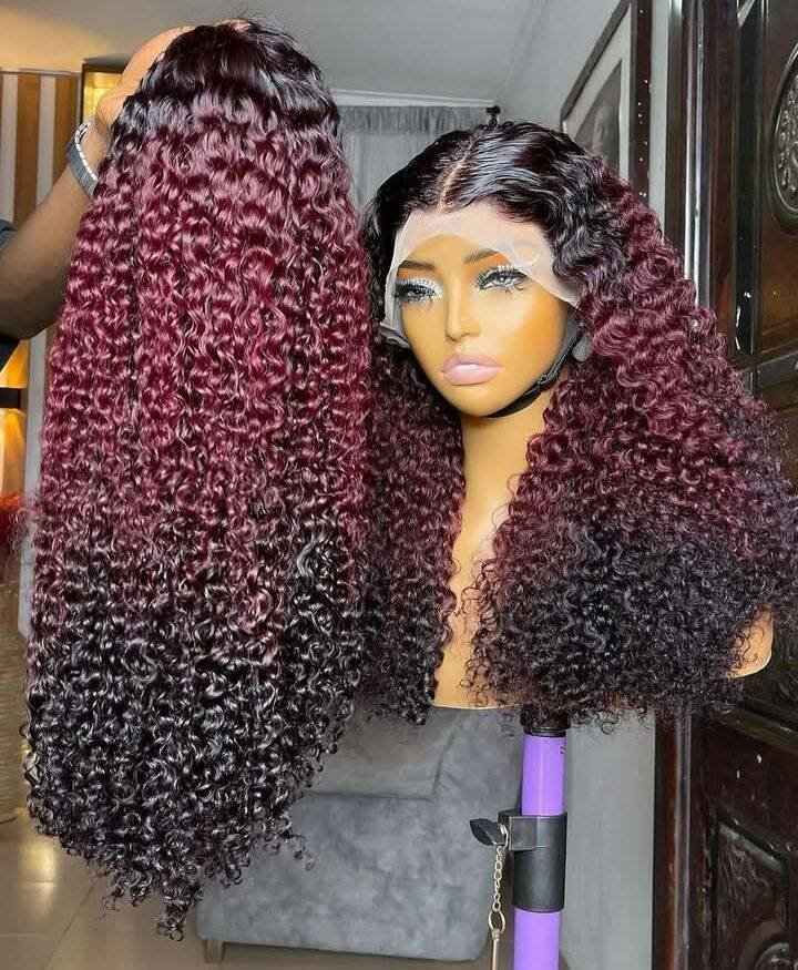 Perruque ondulée longue en dentelle