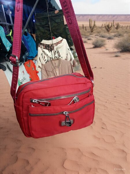 Sac bandoulière rouge pratique