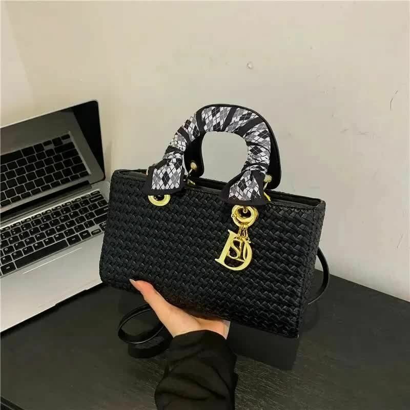 Sac à main tissé glamour