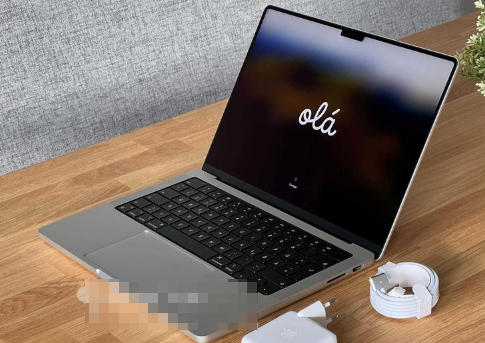 PC Macbook pro 2023 - m3 pro - 18gb ram 512Go SSD 14"