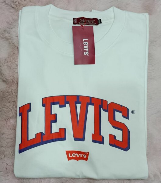 T-Shirts Levi's et Adidas