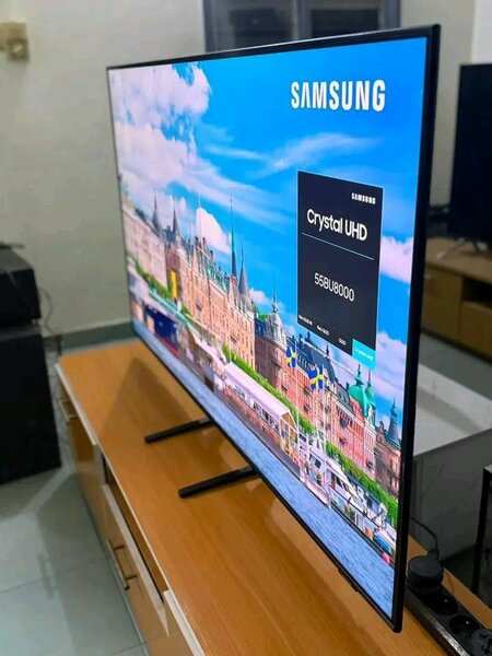 Samsung Crystal UHD 55"
