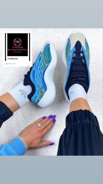 Basket yeezy v3 avec sa boîte